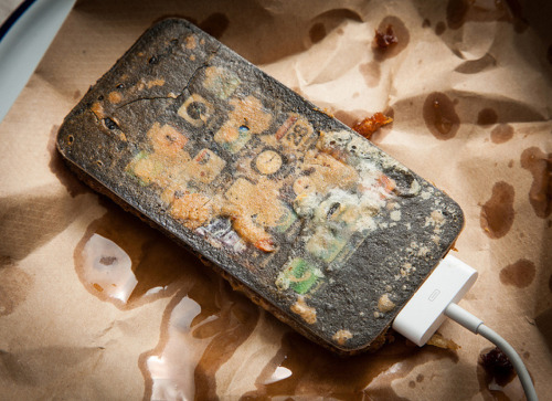 leslieseuffert:  Henry Hargreaves, Deep Fried Gadgets
