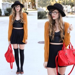 lookbookdotnu:  Black and primary. (by Steffy