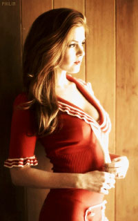 philia-avatars:  Isla Fisher - like or reblog if you use &lt;3