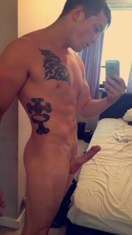 XXX guyswithiphones-nude:  Guys with iPhones photo