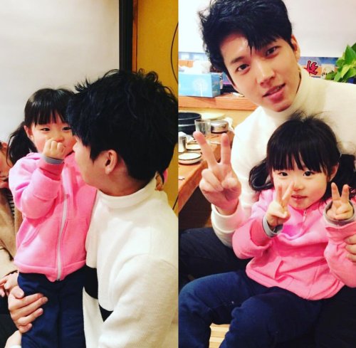 fyeah-infinite:  160222 - Instagram @nwh91:   콘서트보고 나한테빠진 마음이^^ 하트장인한테 손가락하트하는 이쁘니 귀여워 ㅠㅠㅠㅠ #이마음 #이루다 #쌍둥이  Trans:  After watching the concert, Maeum-ie fell for