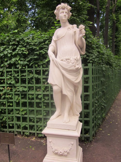 intaier:Sculptures of Roman Gods in Summer Garden, St.Petersburg.Pictures © In-Taier, 2013.The 