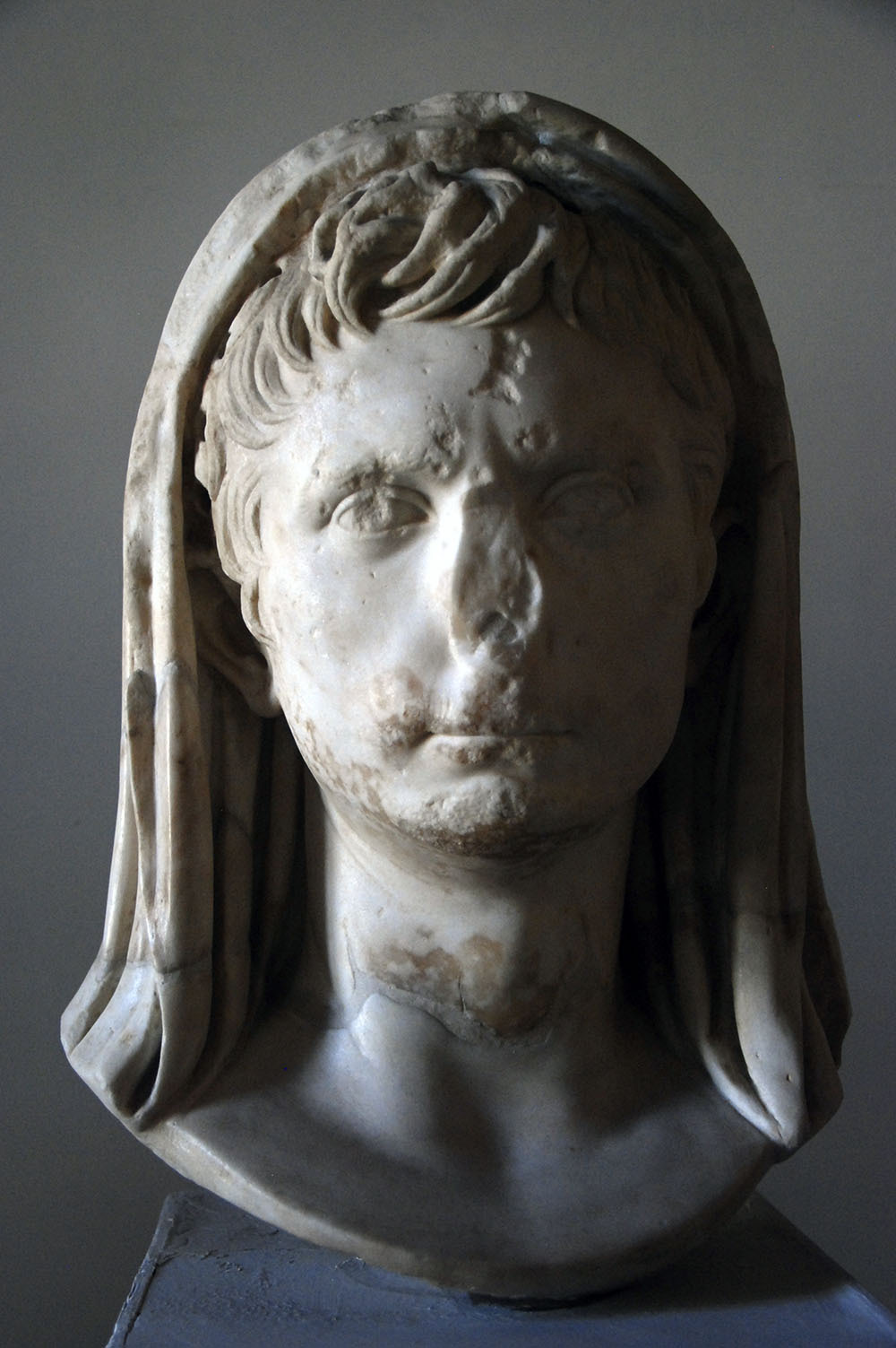 Portait of Augustus as pontifex maximus. Circa 10-9 BC. Marble. Museo ...