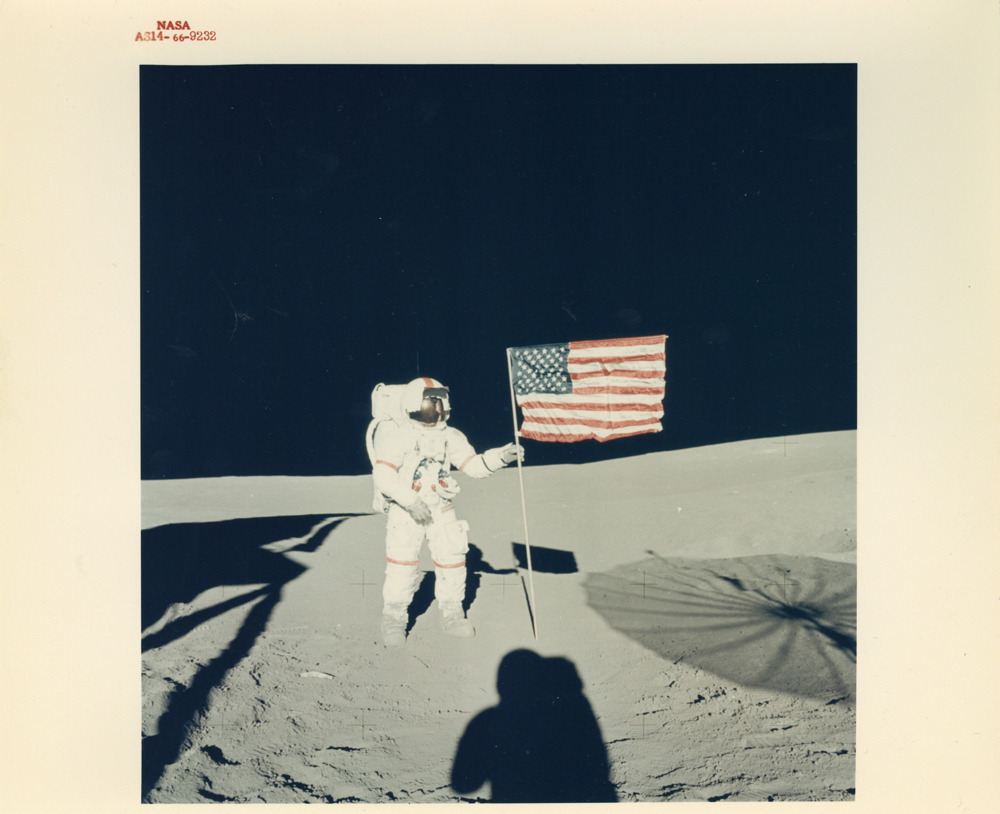 bobbycaputo:  Hundreds Of Unseen NASA Photographs Reveal The Vintage Beauty Of Outer
