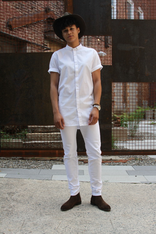 monti-w:  Mode: Weekend Women’s Items Pants: UniqloHat: Biltmore for Madewell Men’s Items Shirt: Zanerobe Shoes: Asos Chelsea BootShades: www.airtrafik.com ig: airtrafik  Instagram: @monti_wPhotography by : @allie-capo  ig: allie_capo #queerstyle