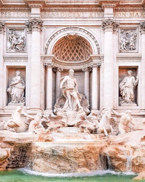venusverticordias:The Trevi fountain, Rome | Aquila_vagabond
