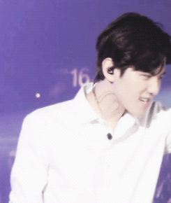 ohbaekhyuns:  &gt;3&lt; 