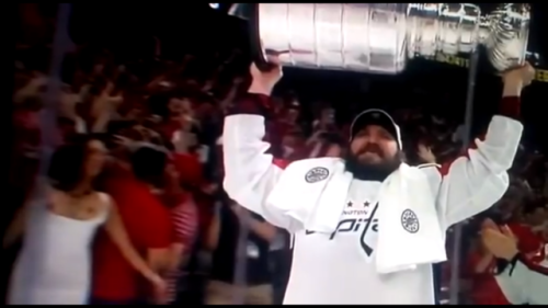 desert–pirate:Wouldn’t have saw that in Washington. Alex Ovechkin lifting the cup last night in Vegas oh wait what’s that in the background.