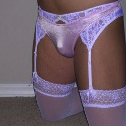 nikkitgirl:  I would love to take her panties off…with my teeth