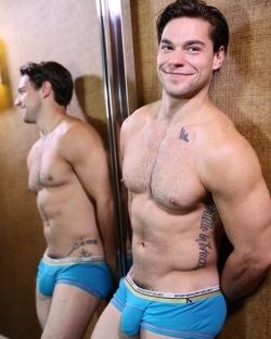 underlads: The hottest guys in their underwear