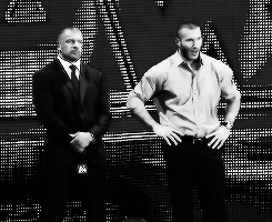 theprincethrone-deactivated2016:  Praise the Evolution for bringing back Randy wearing
