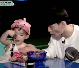 v-dyo: jongdae will be an amazing dad in the future