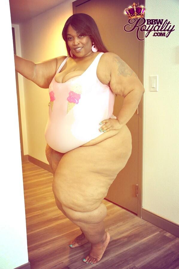 tokyorose-ssbbwmodel:  (NEW UPDATES) For more pictures and videos, go to bbwroyalty.com/TokyoRose