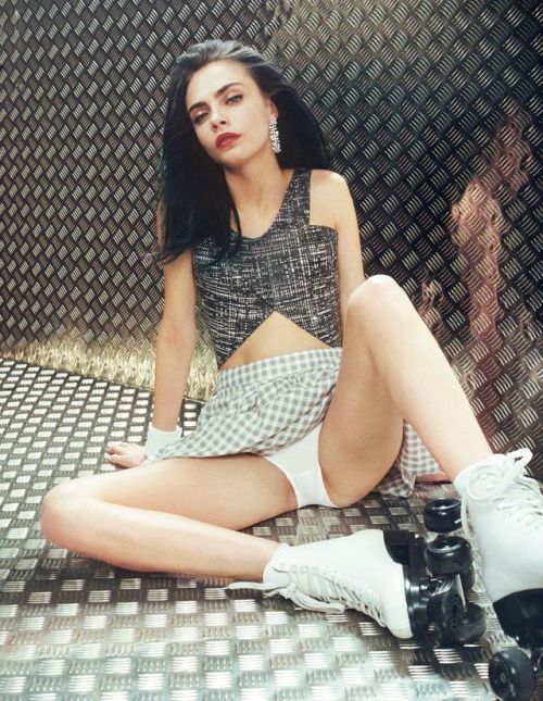 celebdish:  Cara Delevingne  celebdish.tumblr.com Join us on the Podpocalypse Discord Chat Ro