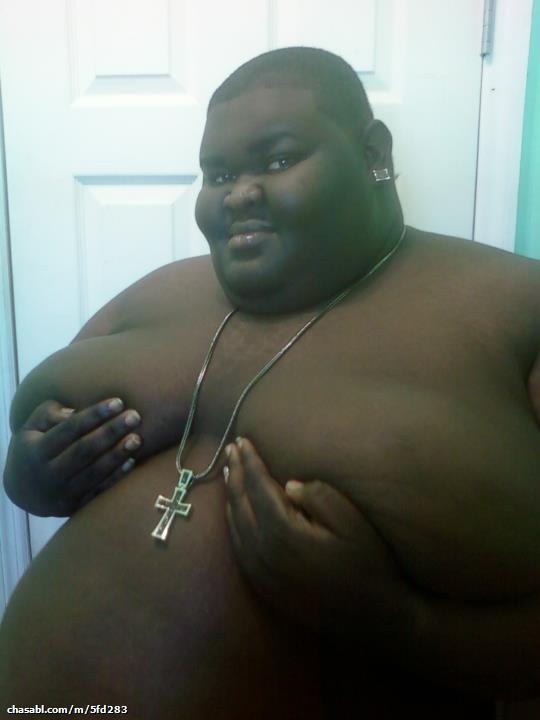 gordo4gordo4superchub:  chrischub41:  bigfachubbyfan:  Heâ€™s really sexy  Need