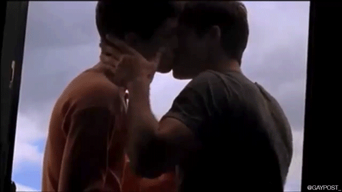 gaypostoff:  Gay men kissing #menkissing #gaykiss #gif #lgbt More gif on:http://gaypostoff.tumblr.com/ 