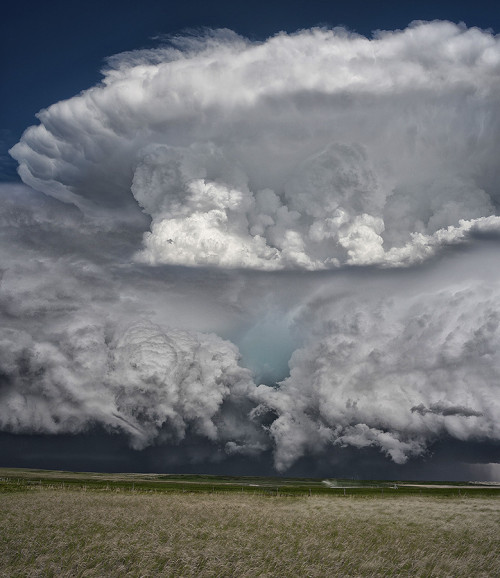 Porn awesomeagu:  Tornado Montana, USA photos