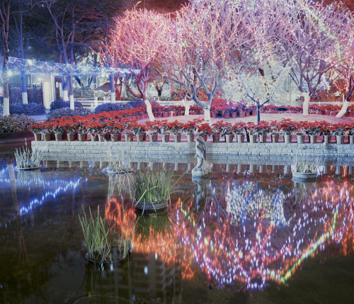 uglypnis: Chinese photographer Ke Peng goes back to familiar places from his past and documents them