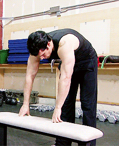 amancanfly:  Henry Cavill trains for Zack Snyder’s Man of Steel. 