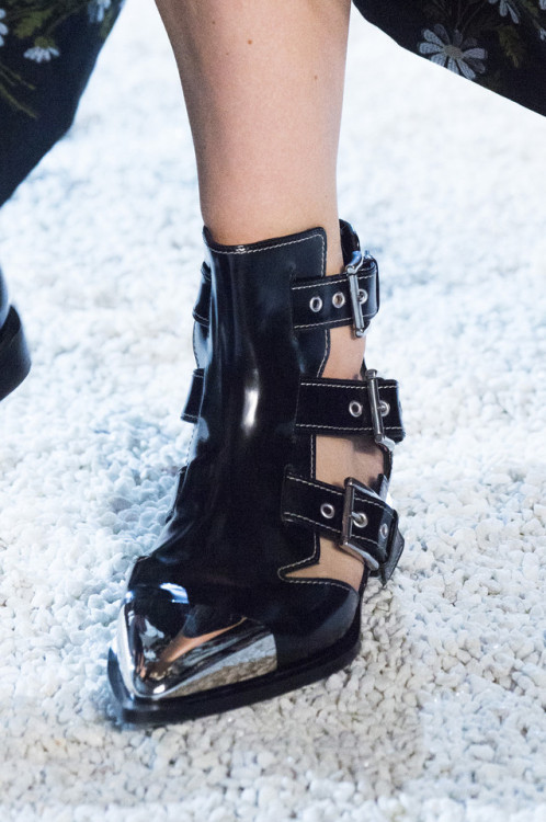 Alexander McQueen at Paris Fashion Week Spring 2019