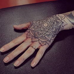 jimmymemento:  my lively wife’s hand done