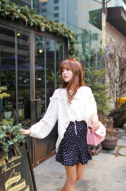 korean-dreams-girls:Kim Shin Yeong - February