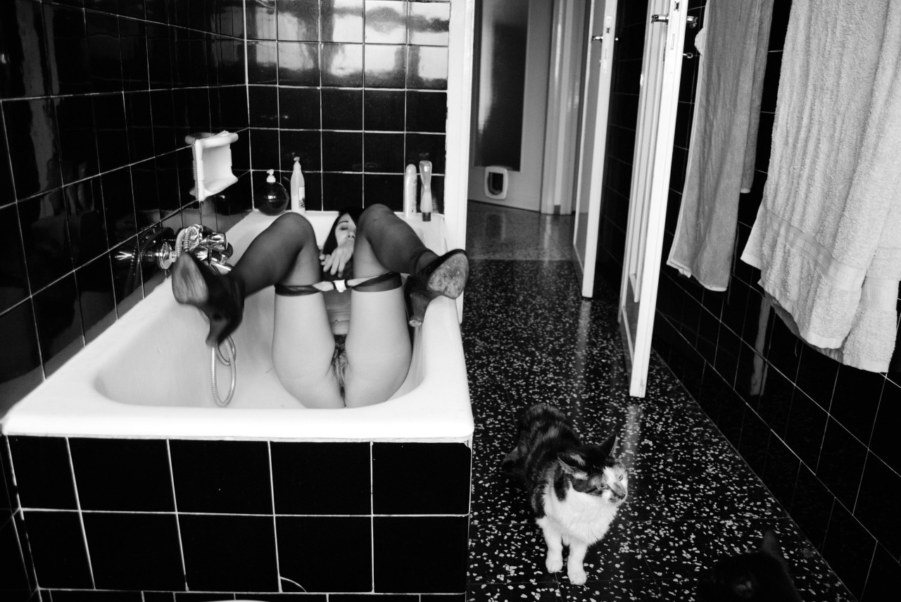 domesticnudes:Bathroom.