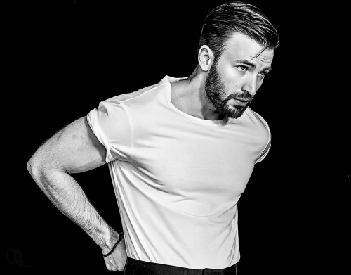 master-of-duct-tape:Chris Evans for Chinese publication Modern Weekly (random edits)