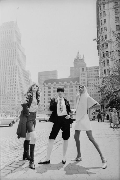 Models Collen Osbourne, Peggy Moffitt and Sonia Pugin pose in the streets of New York City, 1967.&nb