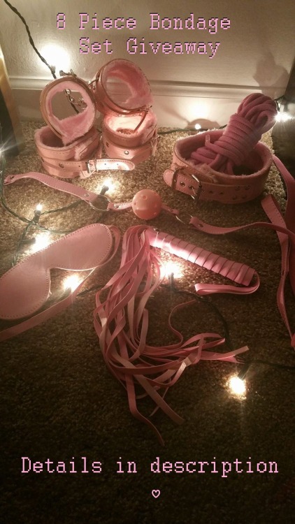 danisandcream:  I’ve been wanting to give away a bondage set for a while and I felt that now was appropriate c: I have one of these sets myself and love it.Rules:Every Reblog is one entry to win, and every Like is one entry as well.You do not need to