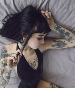 tattooedmafia:  Hannah Snowdon