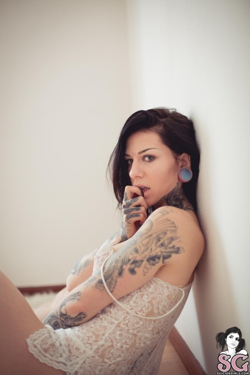 altmodelgirlcrush2: Arlene_Zerouno Suicide @suicidegirls 