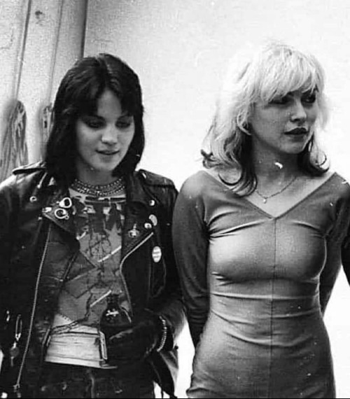 vintage-soleil:Joan Jett and Debbie Harry, 1978