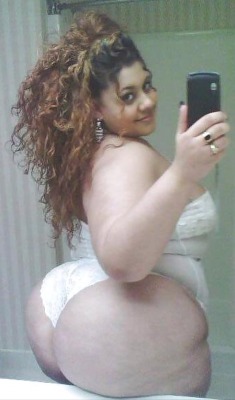 iluvbbwass:  Bbw ass the way it’s suppose to be #iluvbbwass