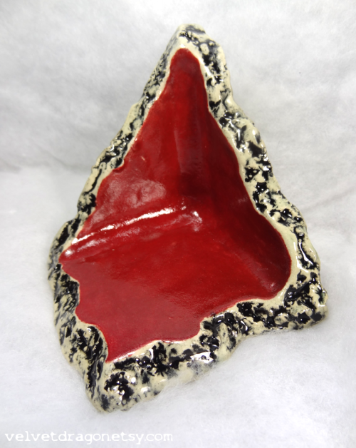 shinyx2:tser:New in my shop!Three new Lizard Loos! Red, Purple, and Blue.Three large dishes: Spirals