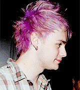 celmmings:   celmmings:  lilac michael appreciation  noa’s holidays presents: ♡