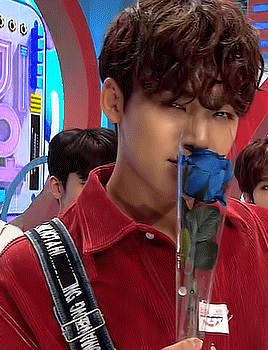 sooncoups:whats it like being the cutest person on earth
