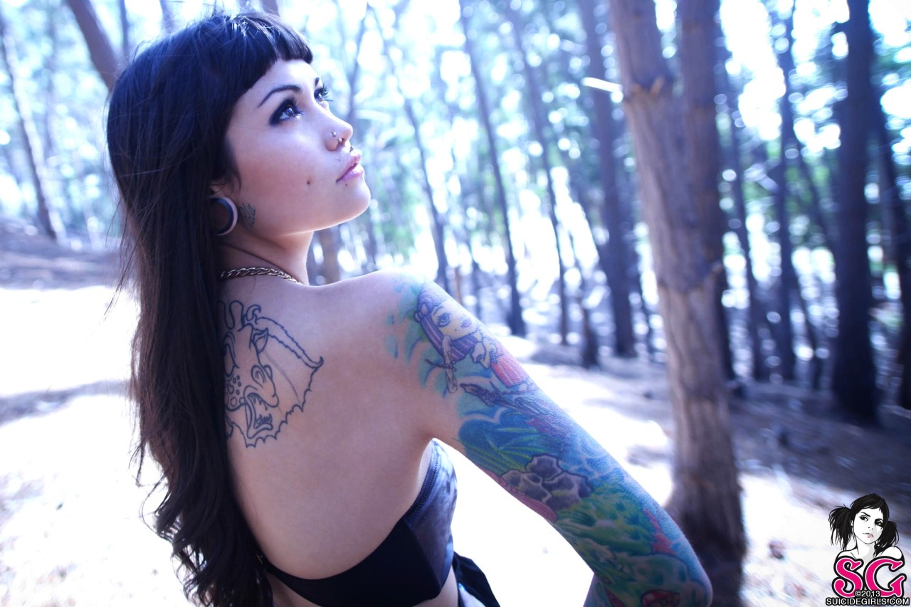 violetrosesuicide:  Coming soon on Suicidegirls
