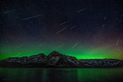 just&ndash;space:  Some meteors from the Geminid Meteor shower in Banff, Alberta  js