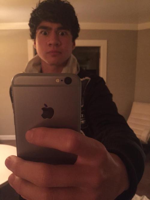hotdamn5sos:  @5SOS: RISE AND SHINE #5SOSonGMA #crazyeyes