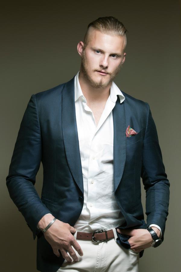 justagaybelieber:  Alexander in a suit is my weakness