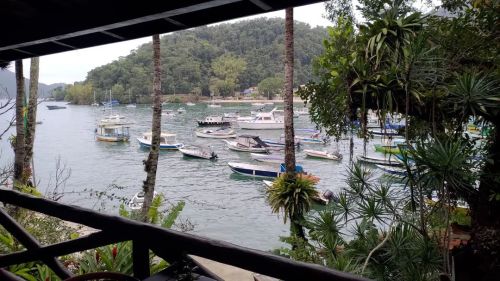 Dia Maravilhoso Com Muito Mar E Piscina #errejota #angradosreis #zf6 # # (at Angra Dos Reis, Rio De Janeiro,