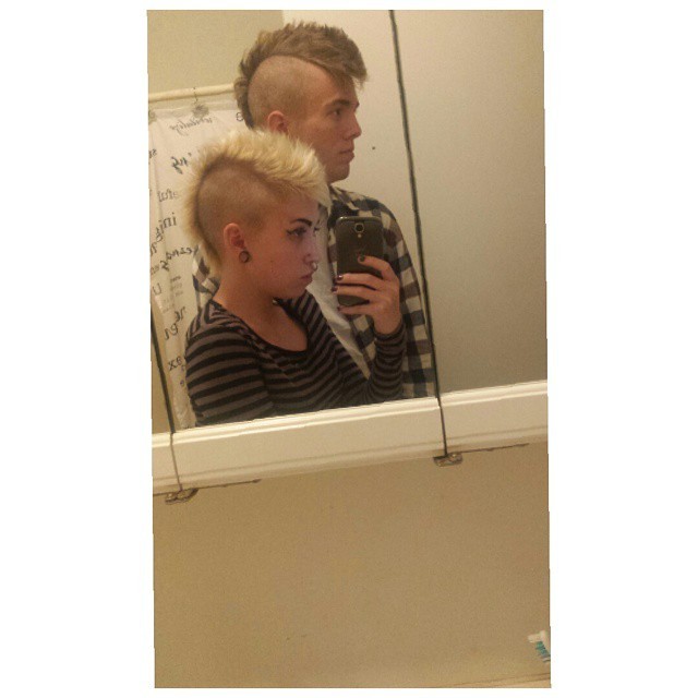 be-brief:  cute punk twins. I was on my tiptoes.