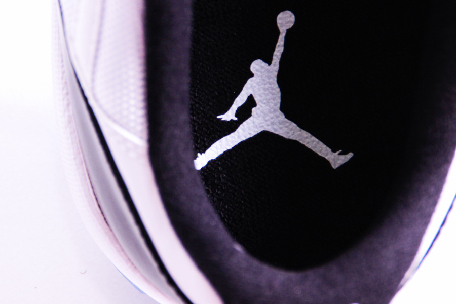 nock-nock-nock:  Air Jordan 11 Low “Concord”