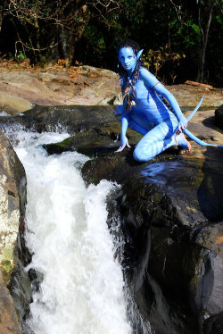 kosplaykitten:  neytiri cosplay waterfall