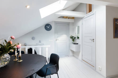 gravityhome:  Light attic apartment  Follow Gravity Home: Blog - Instagram - Pinterest - Bloglovin - Facebook  