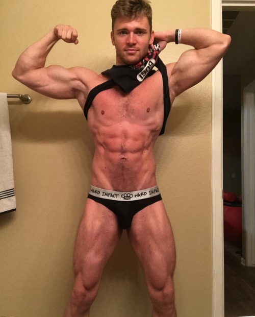 mystraightfriend:  Mystraightfriend.tumblr.com