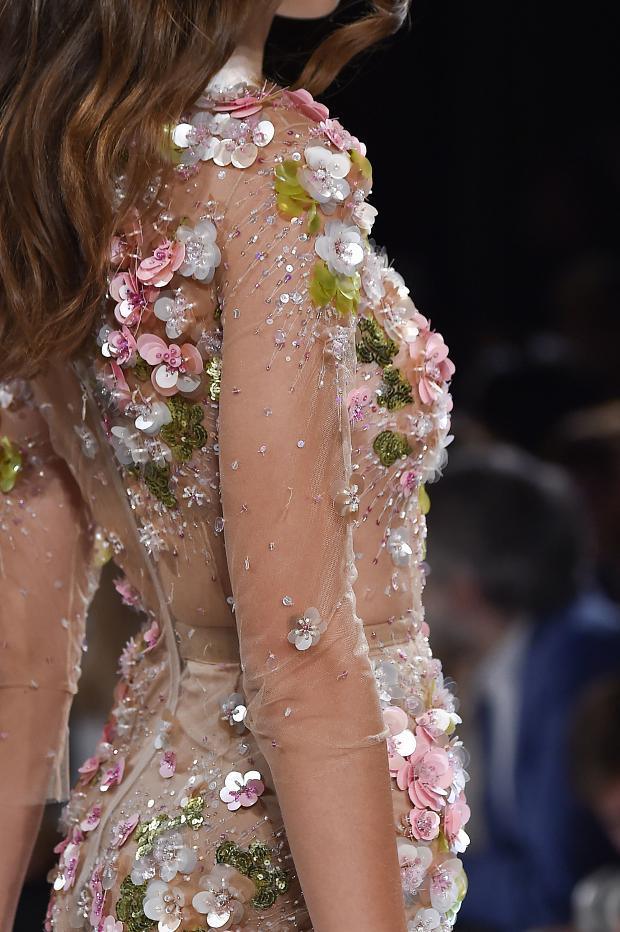 velvetrunway:  Sequins at Valentin Yudashkin ss15  Posted by frozencoke