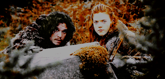 starkandsnow:  you’re gonna scare it off    Kit Harington as Jon Snow and Rose