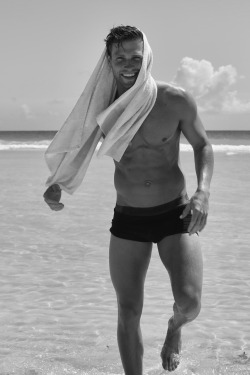 swimteamspeedo:  towel me
